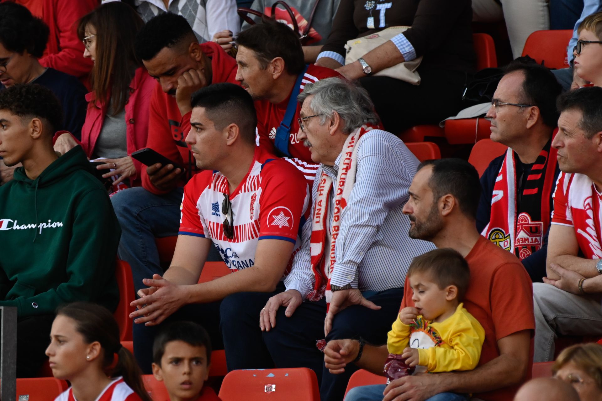 Encuéntrate en la previa y en el estadio en el Almería-Granada