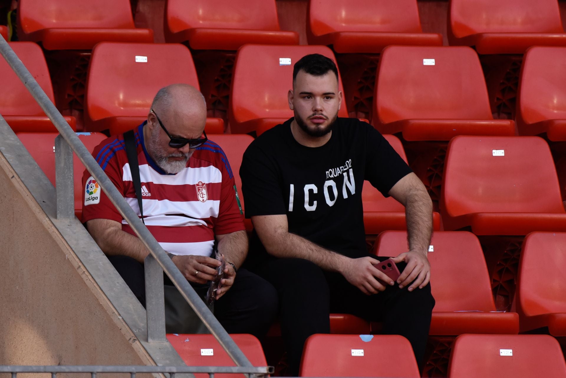 Encuéntrate en la previa y en el estadio en el Almería-Granada