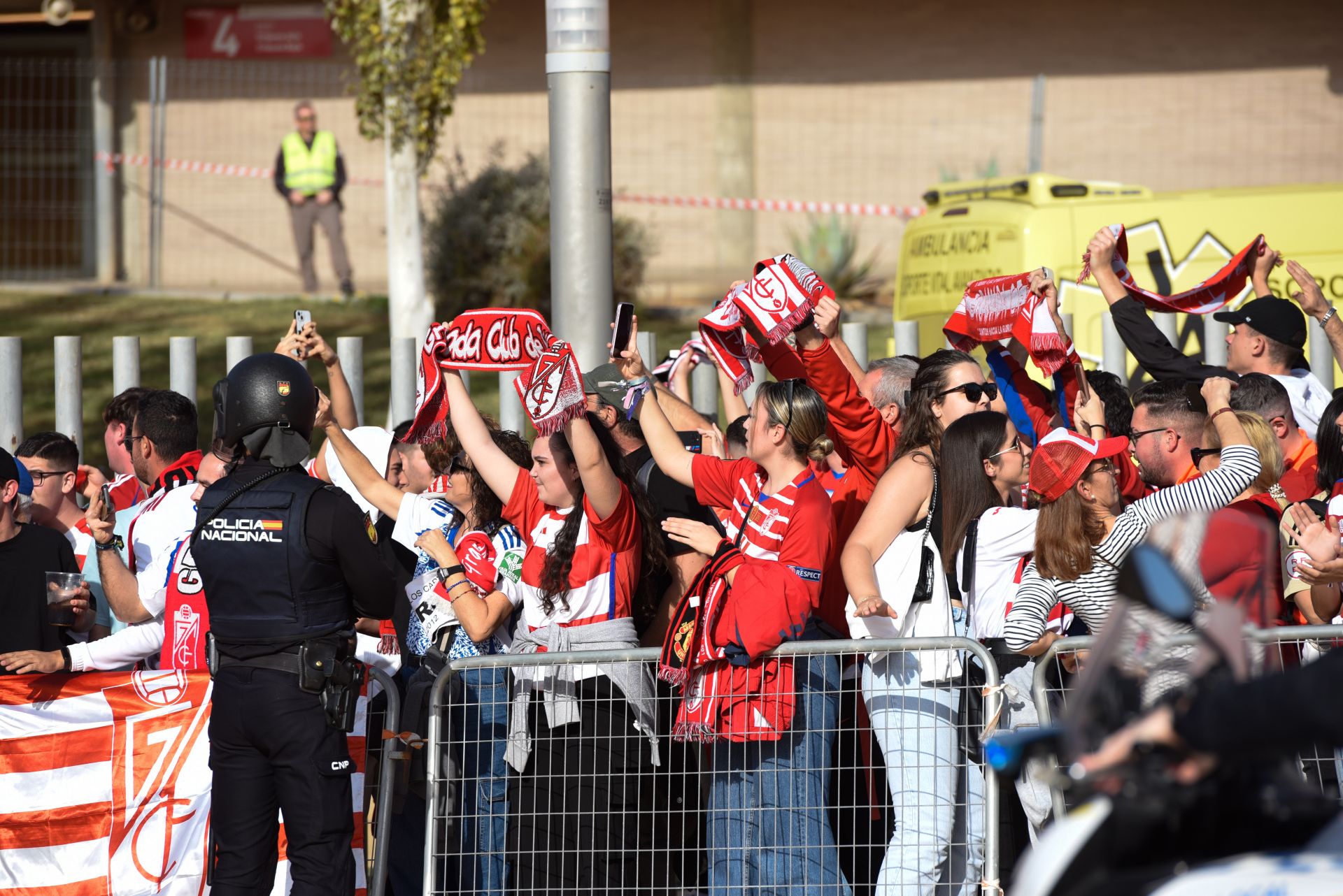 Encuéntrate en la previa y en el estadio en el Almería-Granada