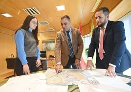 Los diputados de Reto Demográfico y vivienda junto al presidente.