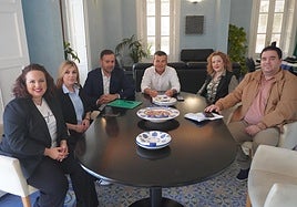 Salvador Hernández pacta con el PP y expulsa del Gobierno a todos los concejales socialistas