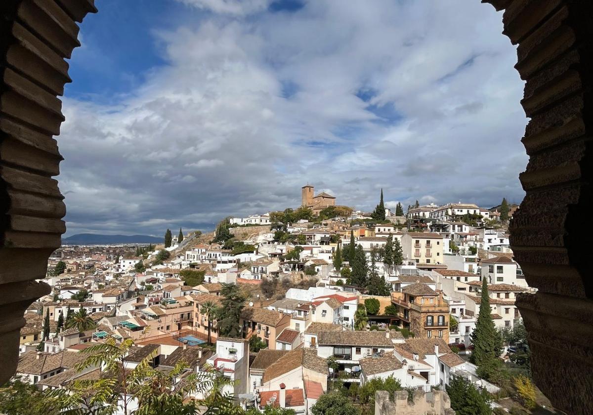 Imagen del barrio del Albaicín desde el palacio de Dar Al-Horra.