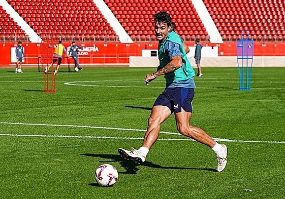 Aleksandar Radovanovic, firme, puede ser apuesta para el once.