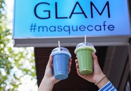 Dos de las bebidas que ofrecen en GLAM, más que café.