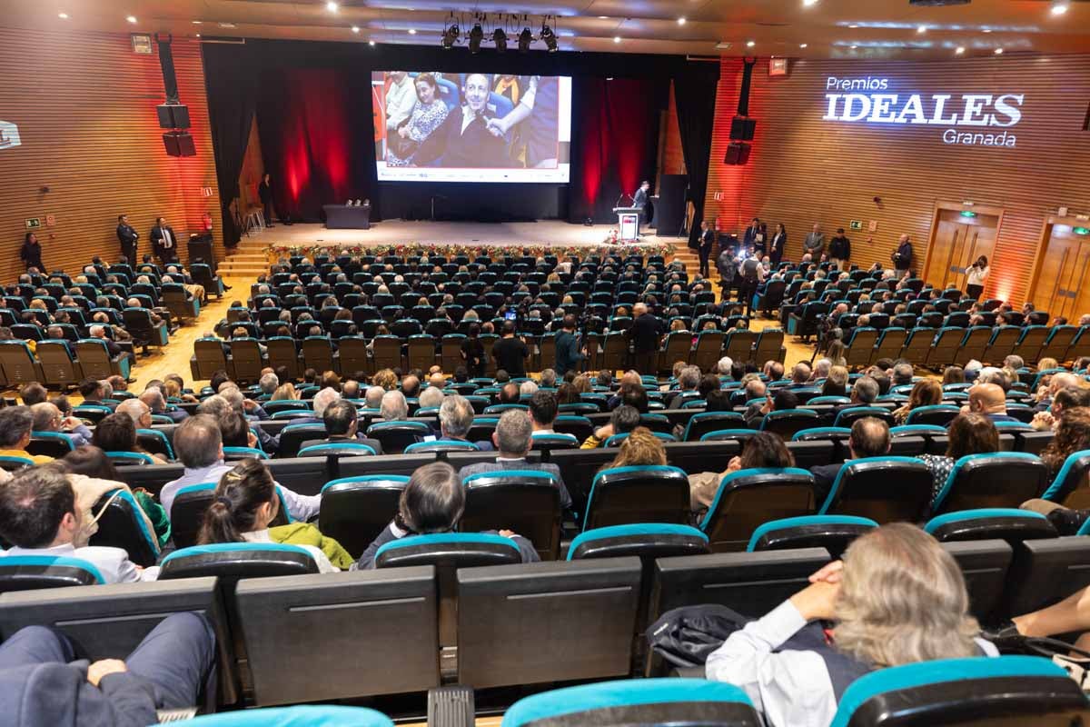 La alfombra roja y el cóctel de los IDEALES