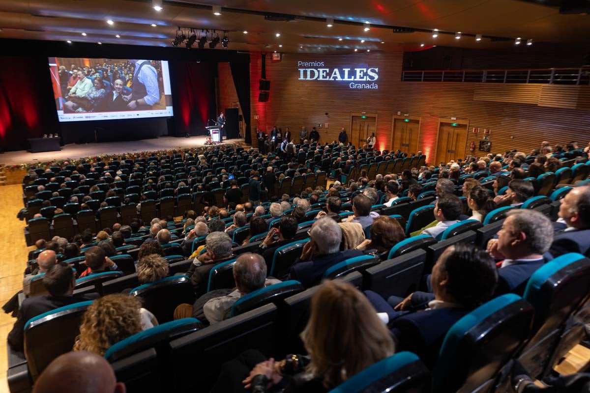 La alfombra roja y el cóctel de los IDEALES