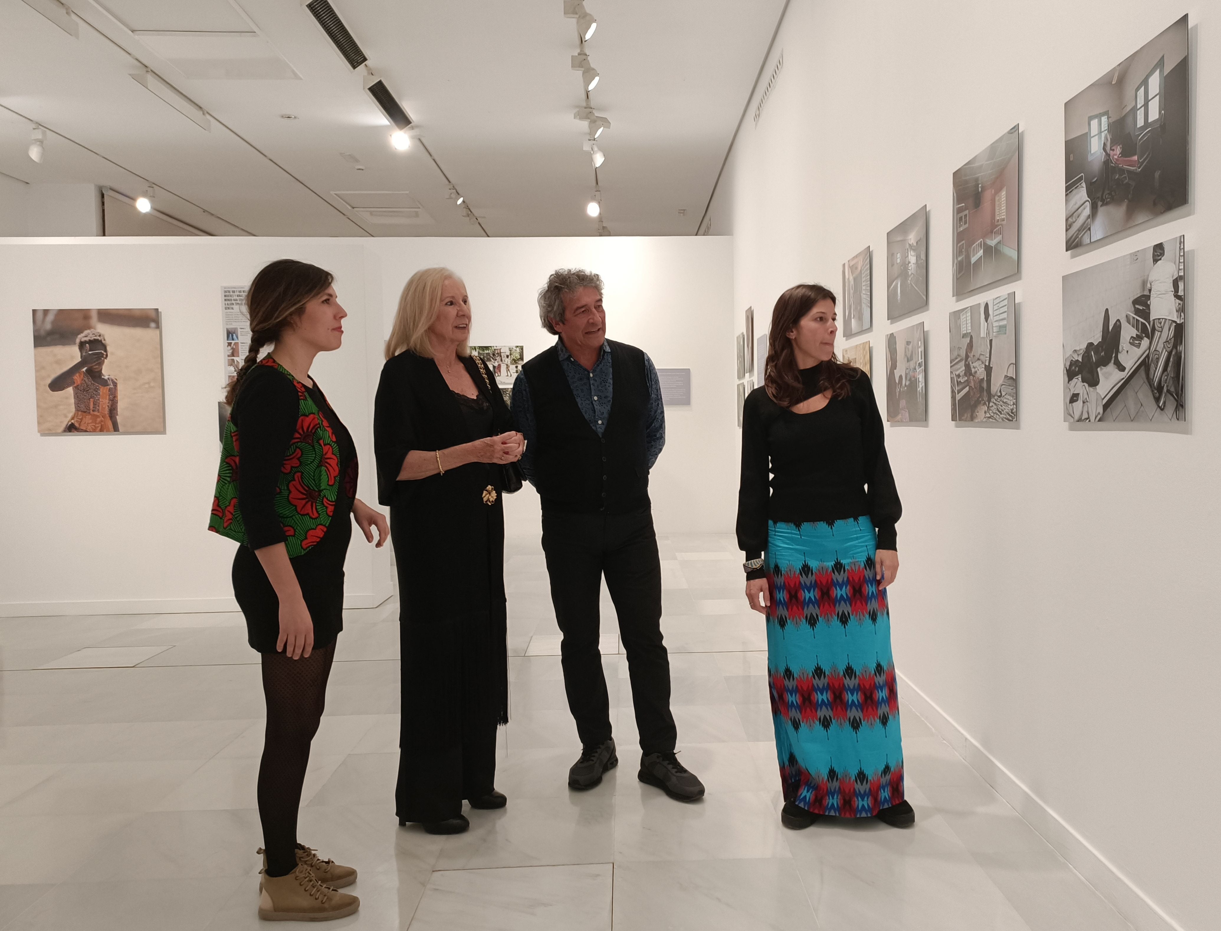La exposición fotográfica 'La madre que nos parió', en el Centro Cultural CajaGranada