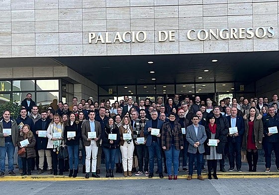 Entrega de reconocimientos a ayuntamientos, a personas usuarias y a dinamizadores de estos centros.