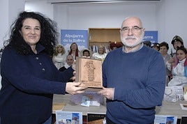 Alpujarra de la Sierra consigue un lote de libros de Diputación valorados en 1.000 euros