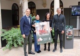 Presentación de la campaña navideña de Almería Centro en la Escuela de Artes.