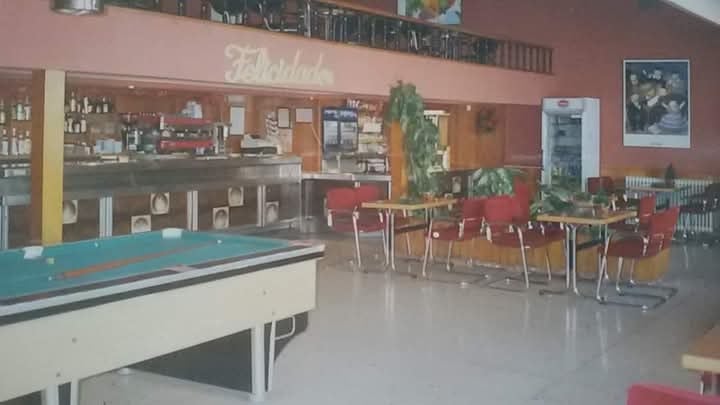 Interior de la cafetería 'Dake Dai' en la década de los 90.