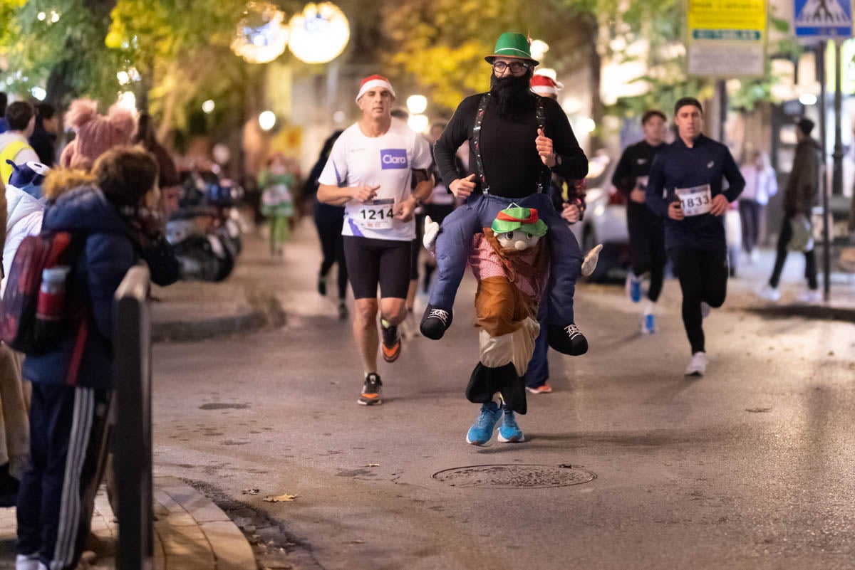 Encuéntrate en la carrera nocturna de disfraces de Granada