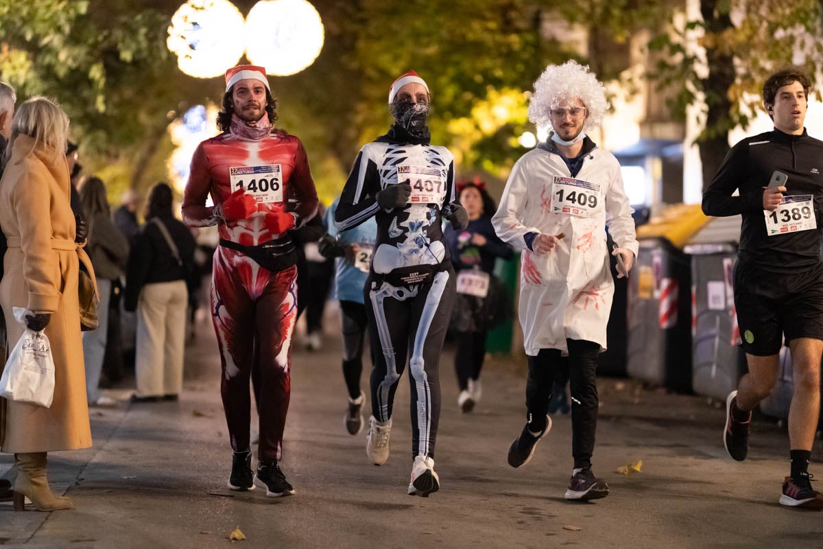 Encuéntrate en la carrera nocturna de disfraces de Granada