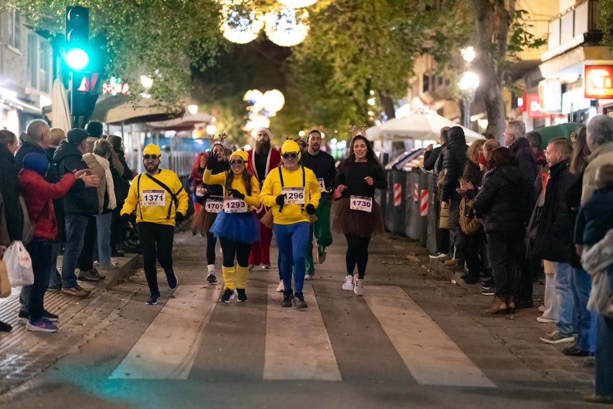 Encuéntrate en la carrera nocturna de disfraces de Granada