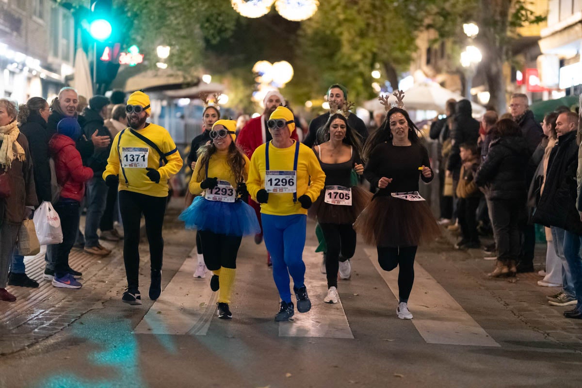 Encuéntrate en la carrera nocturna de disfraces de Granada