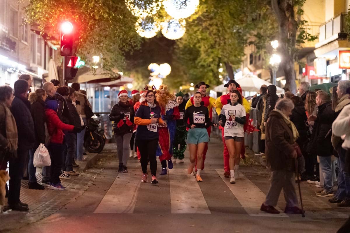 Encuéntrate en la carrera nocturna de disfraces de Granada