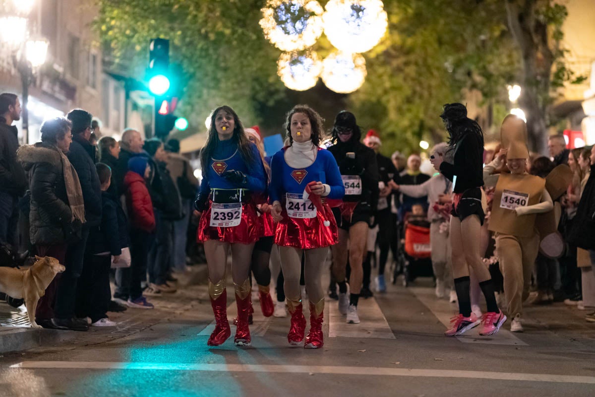 Encuéntrate en la carrera nocturna de disfraces de Granada