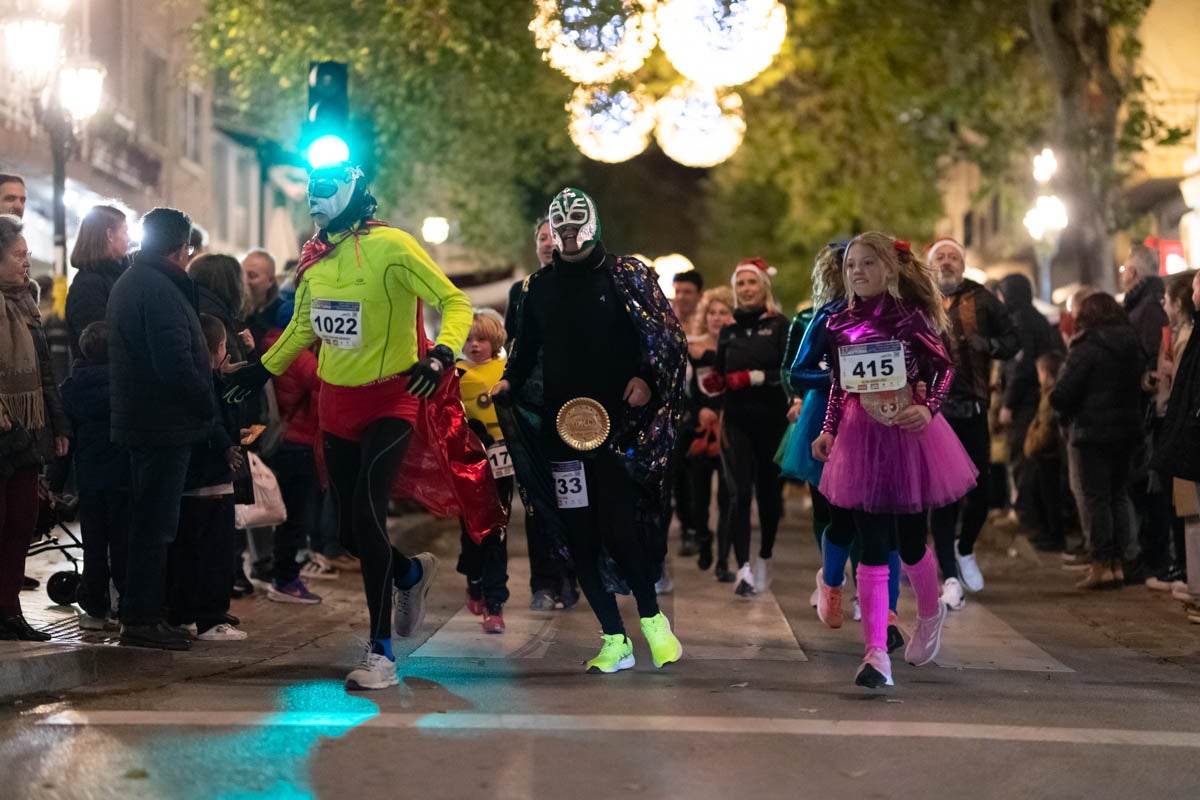 Encuéntrate en la carrera nocturna de disfraces de Granada