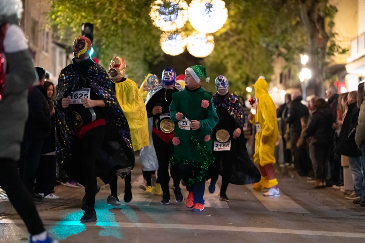 Encuéntrate en la carrera nocturna de disfraces de Granada