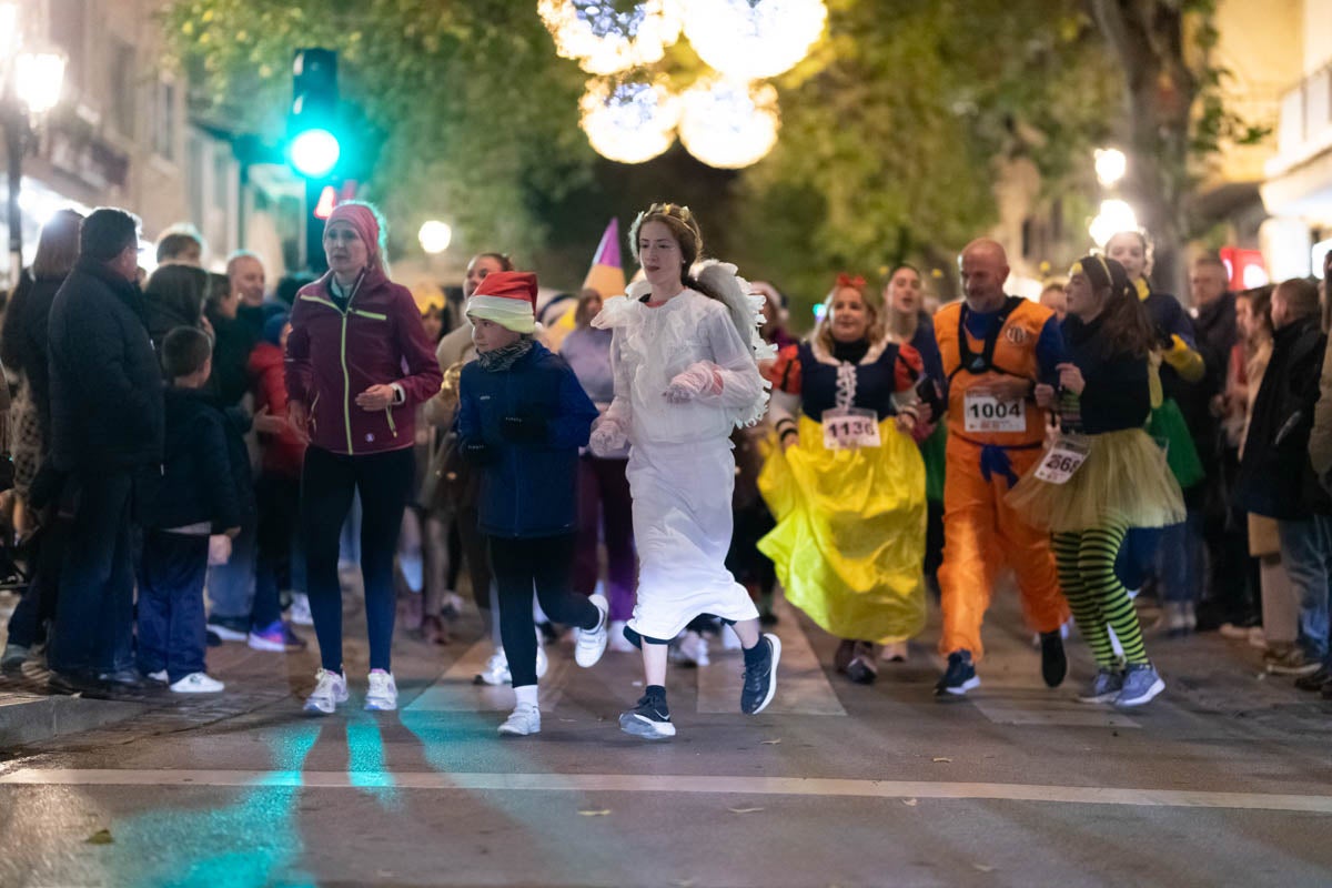 Encuéntrate en la carrera nocturna de disfraces de Granada