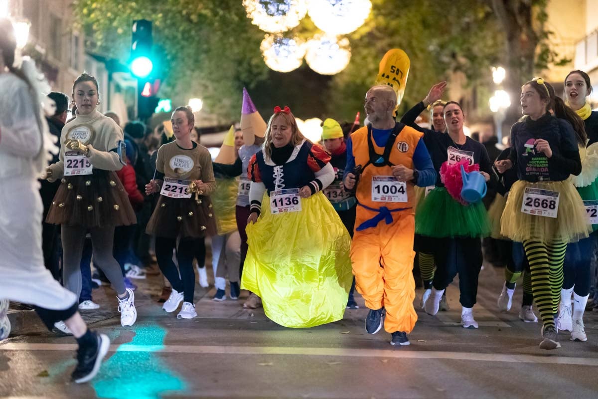 Encuéntrate en la carrera nocturna de disfraces de Granada