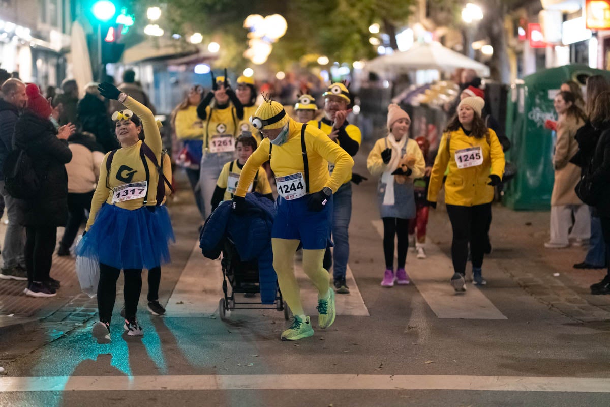 Encuéntrate en la carrera nocturna de disfraces de Granada