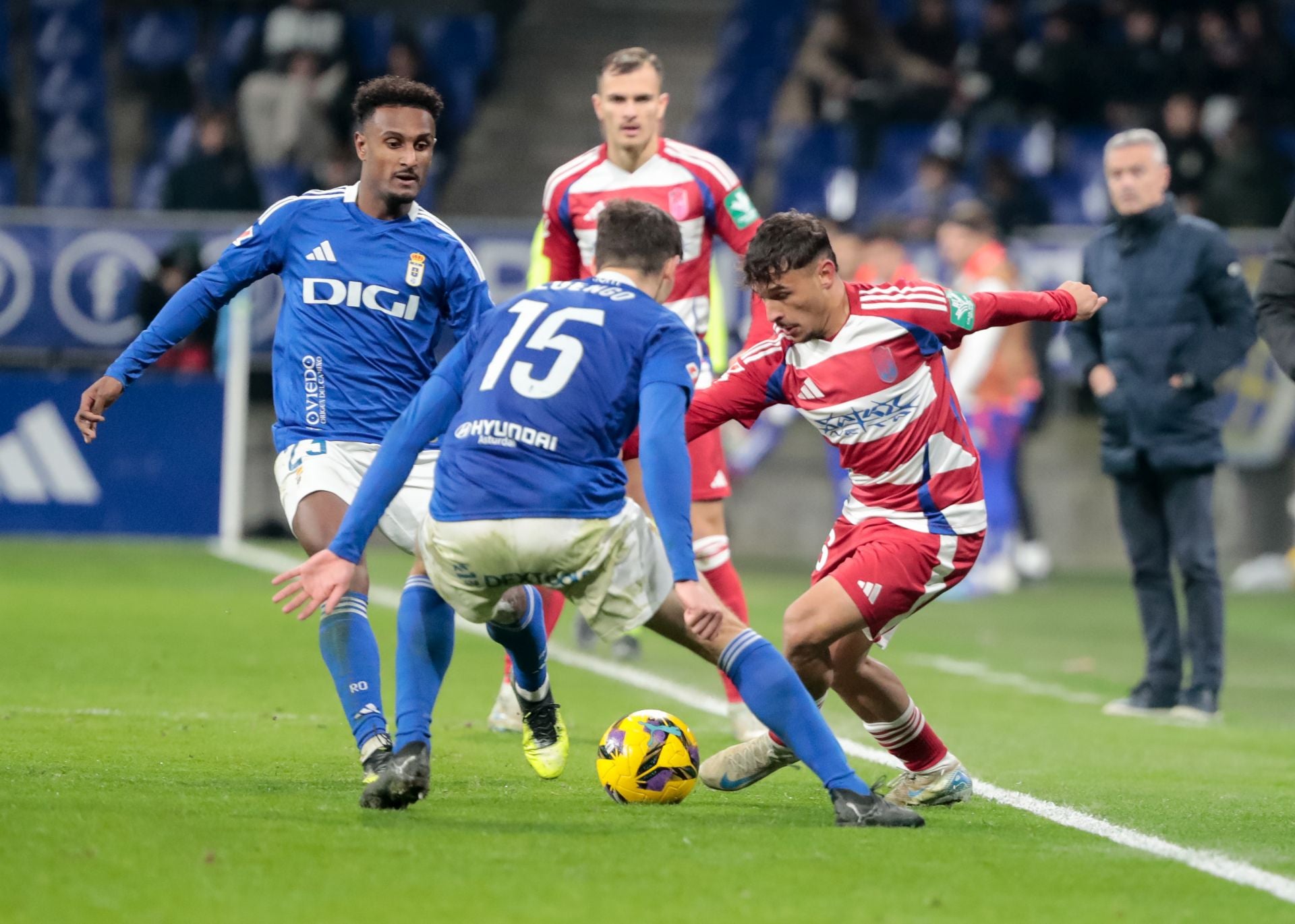 Las mejores imágenes del partido del Granada CF contra el Real Oviedo