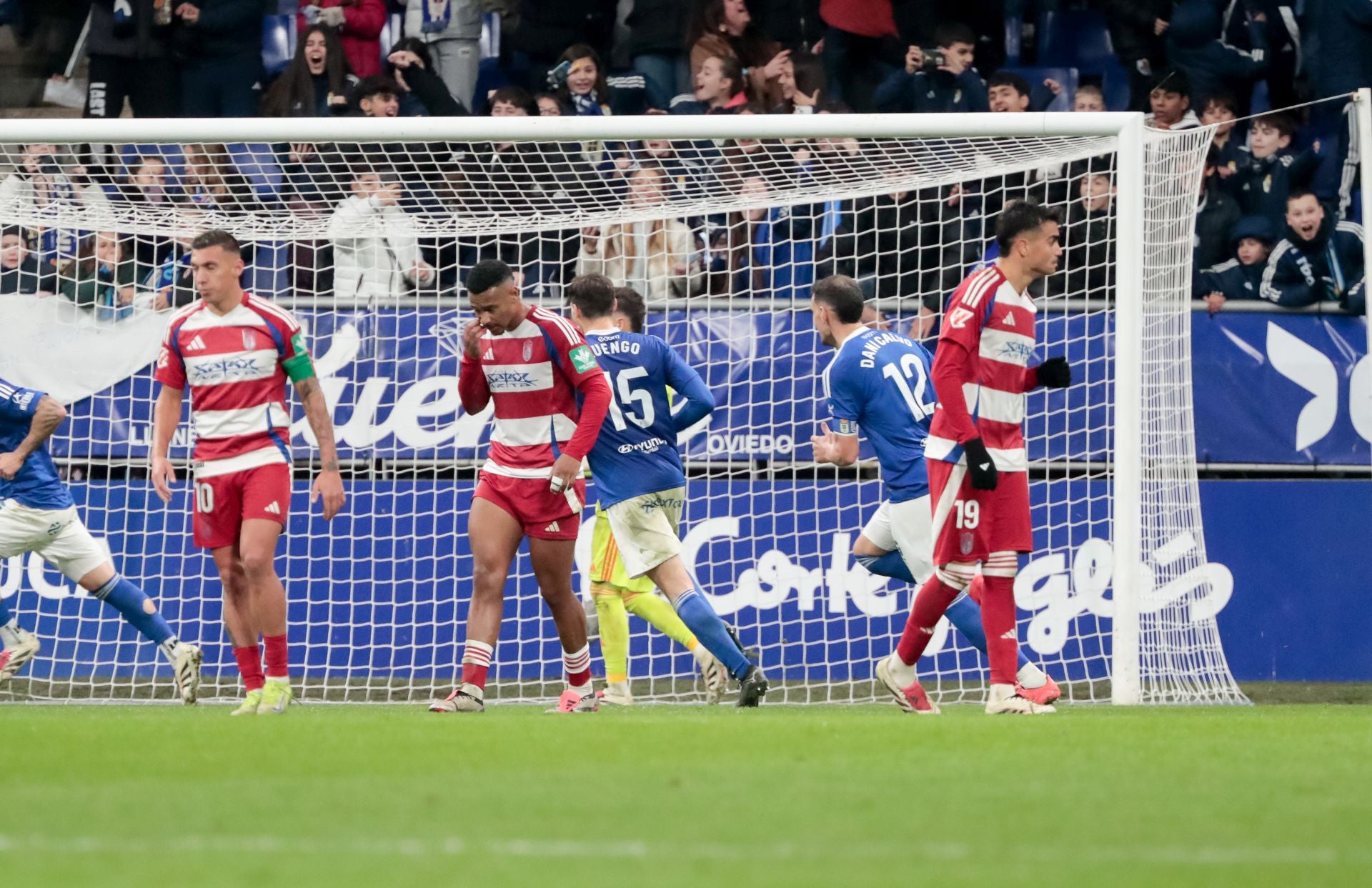 Las mejores imágenes del partido del Granada CF contra el Real Oviedo