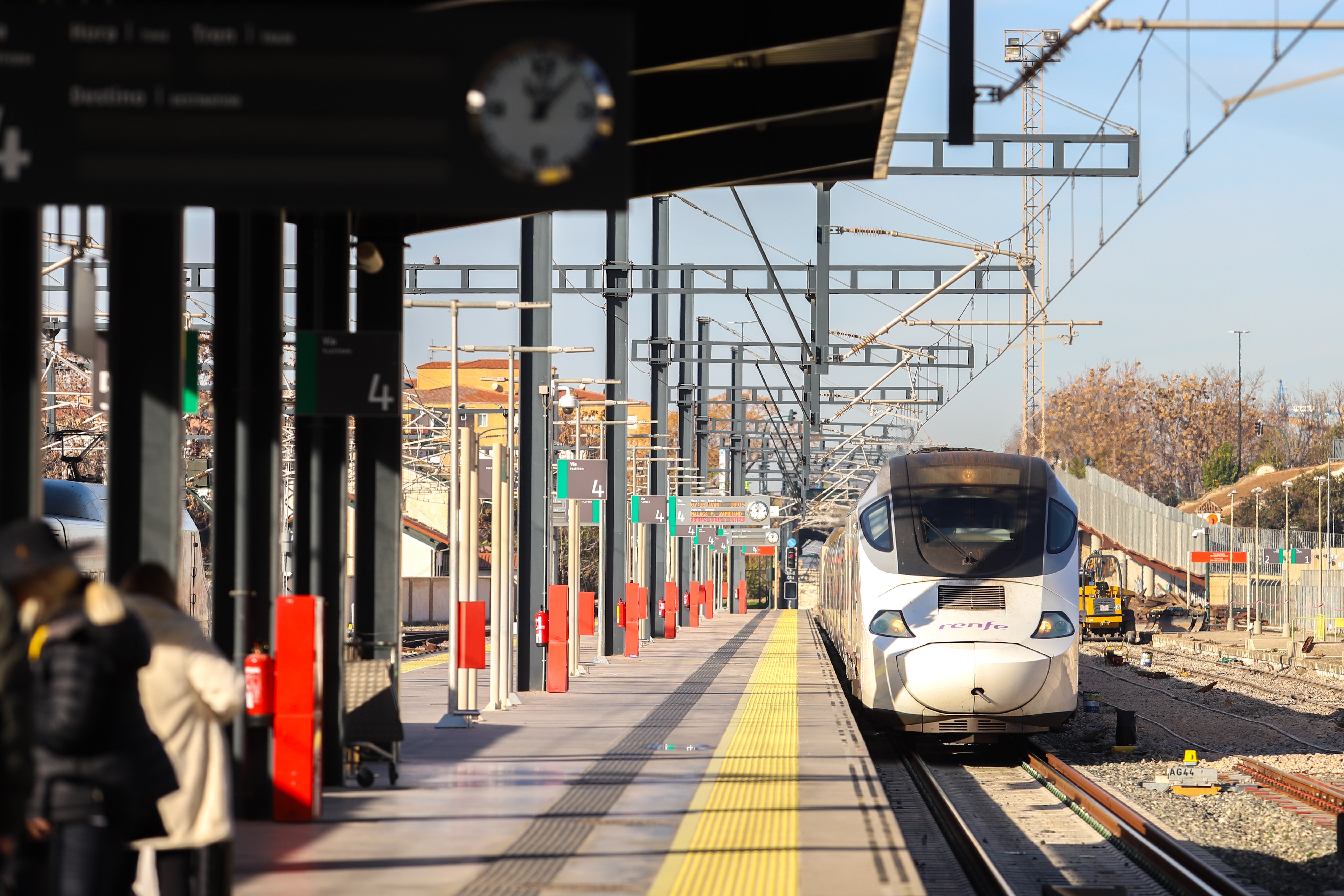 Las imágenes de la llegada de la cuarta frecuencia de tren con Madrid