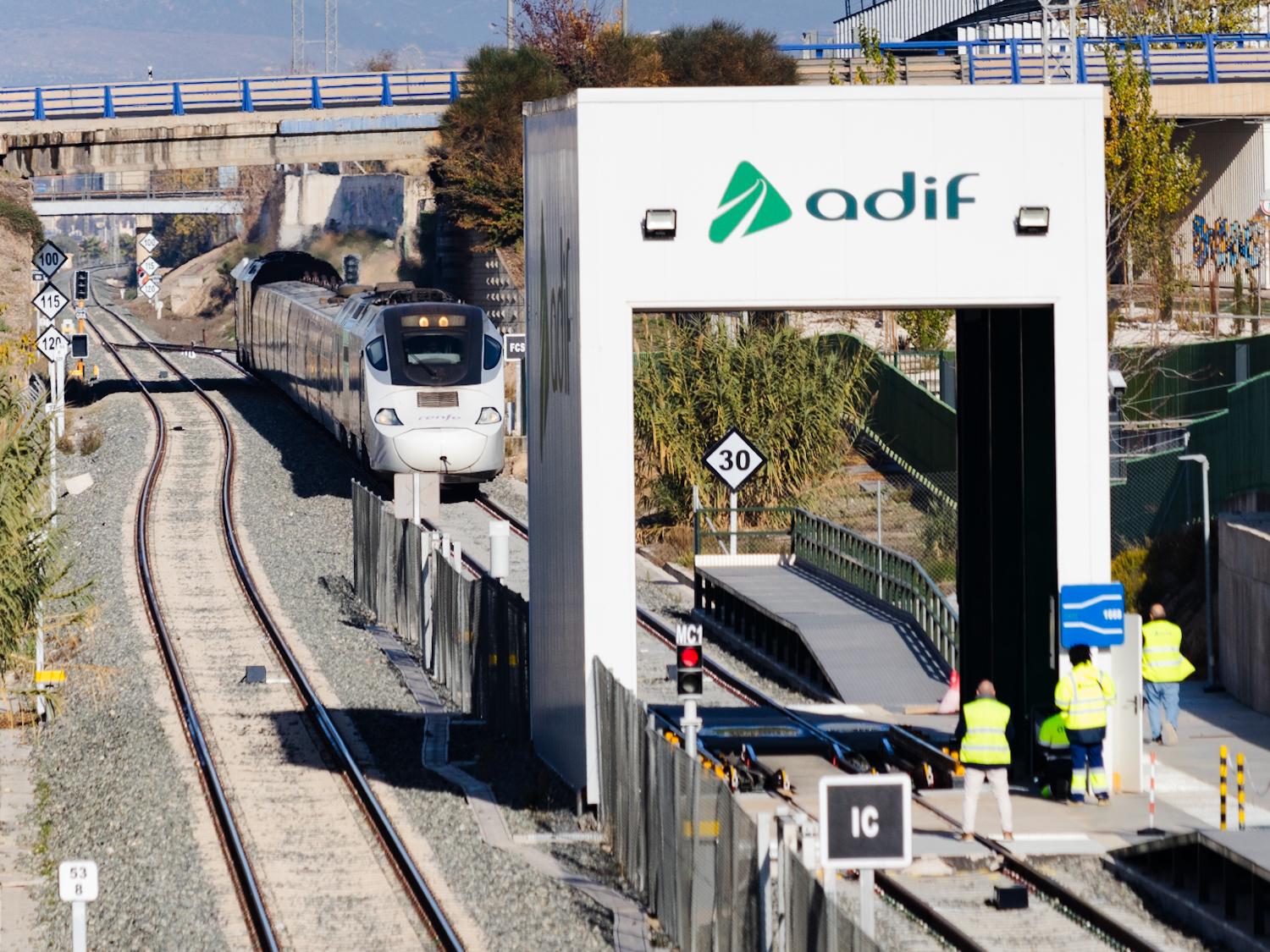 Las imágenes de la llegada de la cuarta frecuencia de tren con Madrid