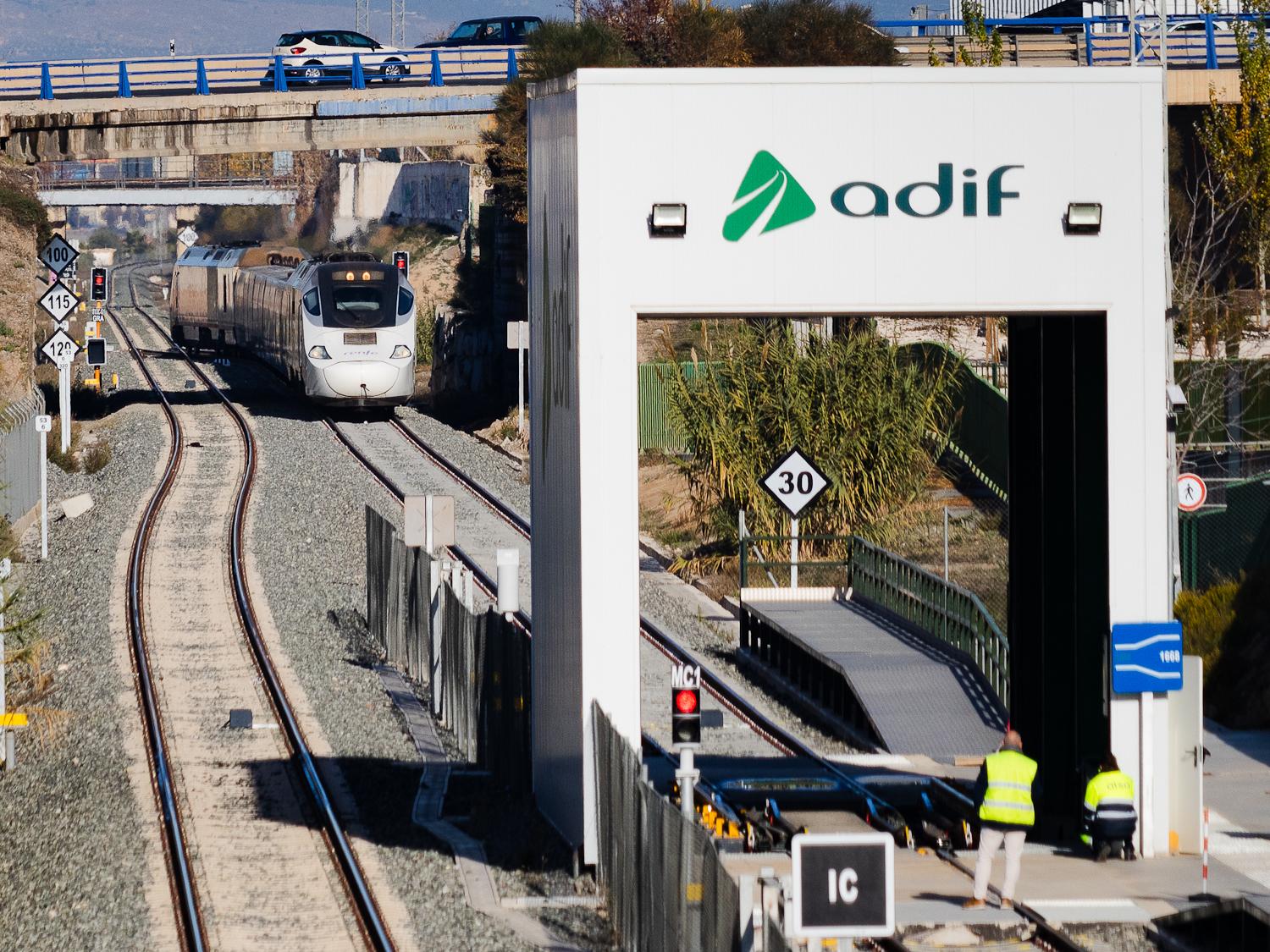 Las imágenes de la llegada de la cuarta frecuencia de tren con Madrid