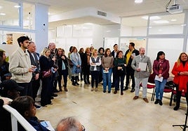 Autoridades y representantes de la sociedad jienense, en la inauguración de la sede.