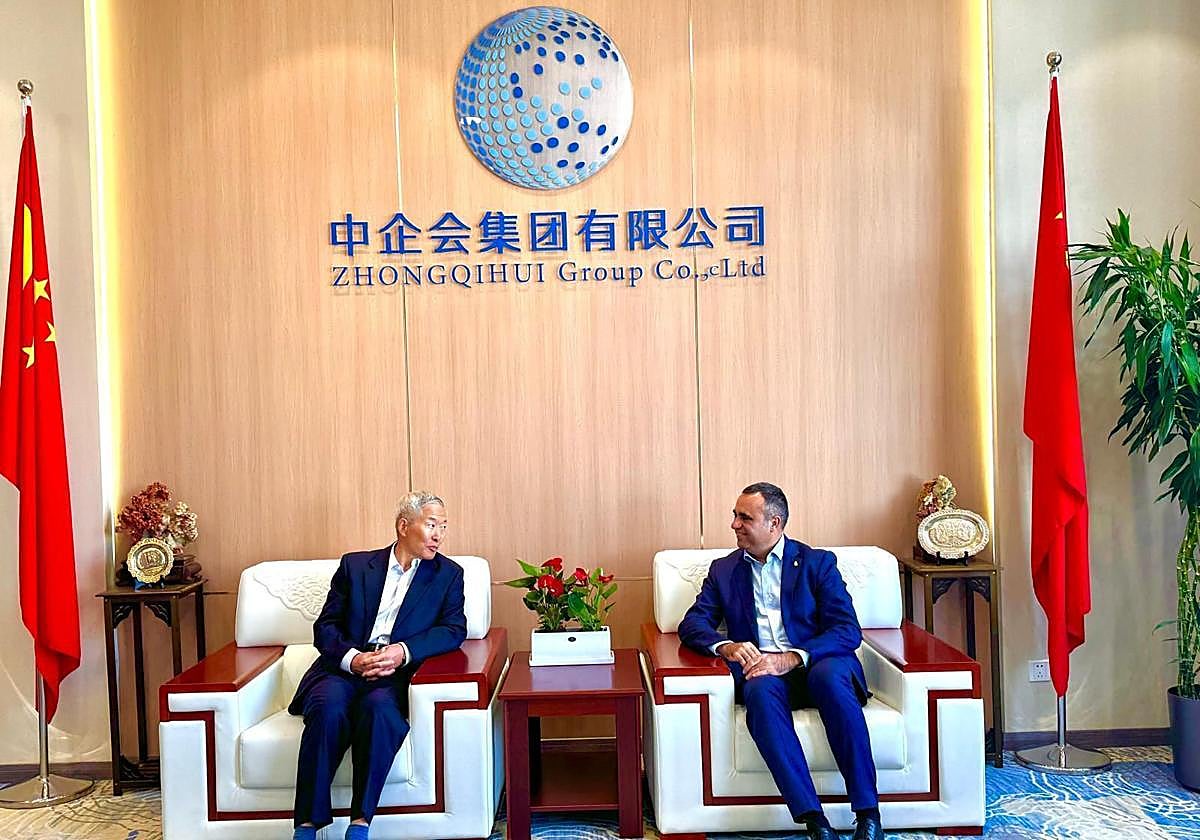 Uno de los encuentros que tuvo el presidente Francis Rodríguez en China.