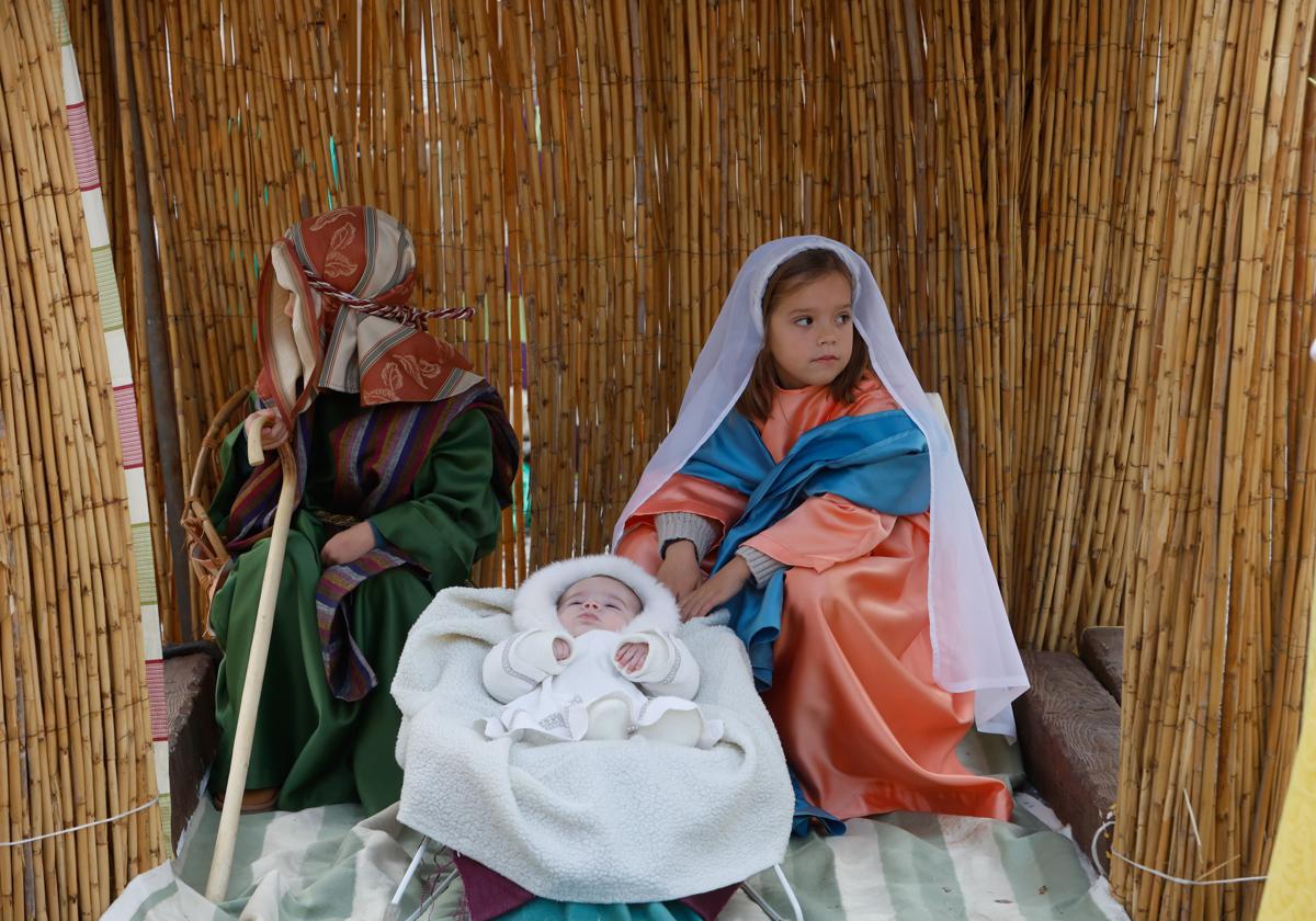 Las imágenes del belén viviente del colegio granadino Siervas del Evangelio