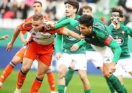 El conjunto ferrolano recibe al Almería fiel a un estilo.