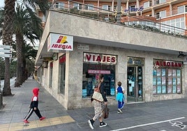 Oficina de Viajes Alborán, cerrada al público.