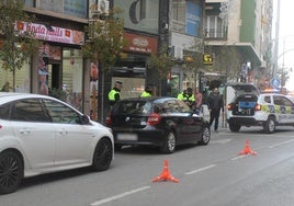 Imagen del control de alcoholemia en la salida del parking de la Plaza de la Constitución