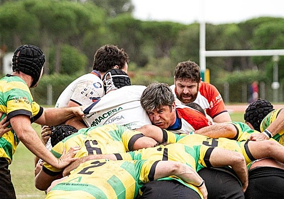 El equipo almeriense no pudo con Tartessos, rival directo.