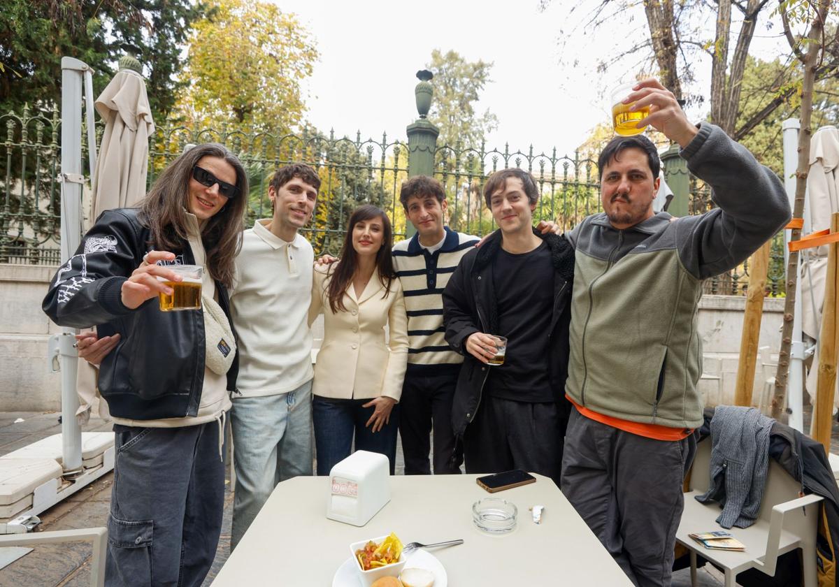 Dani Molina, Cristalino, Natalia de Molina, Daniel Ibáñez, Chesco y Mafo, de celebración.