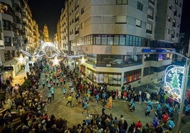 Paso de la prueba por Bernabé Soriano, con la Catedral de Jaén al fondo.