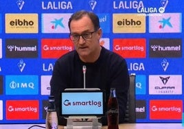 El entrenador del Eibar, Joseba Etxeberria, durante su comparecencia.