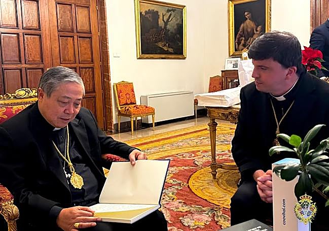 El Nuncio de Su Santidad recibe a la Junta de Gobierno de la cofradía ...