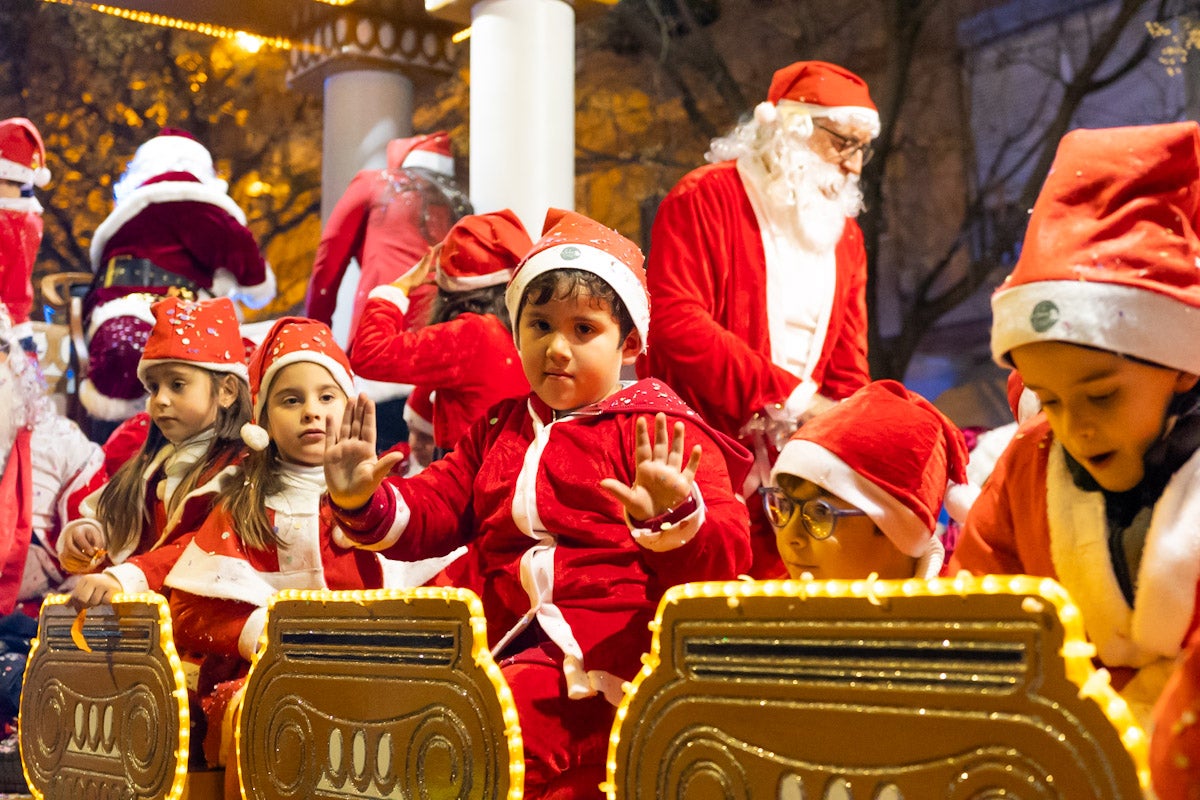 Las imágenes de la cabalgata de Papá Noel en Granada