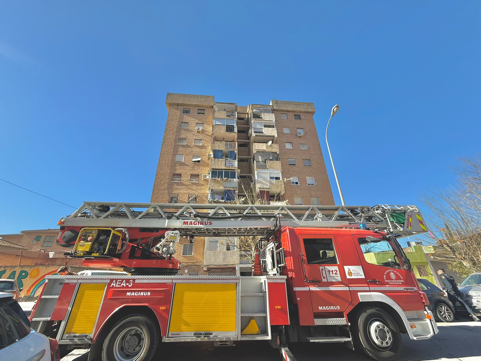 Las imágenes tras el incendio de Granada en el que ha muerto un bebé