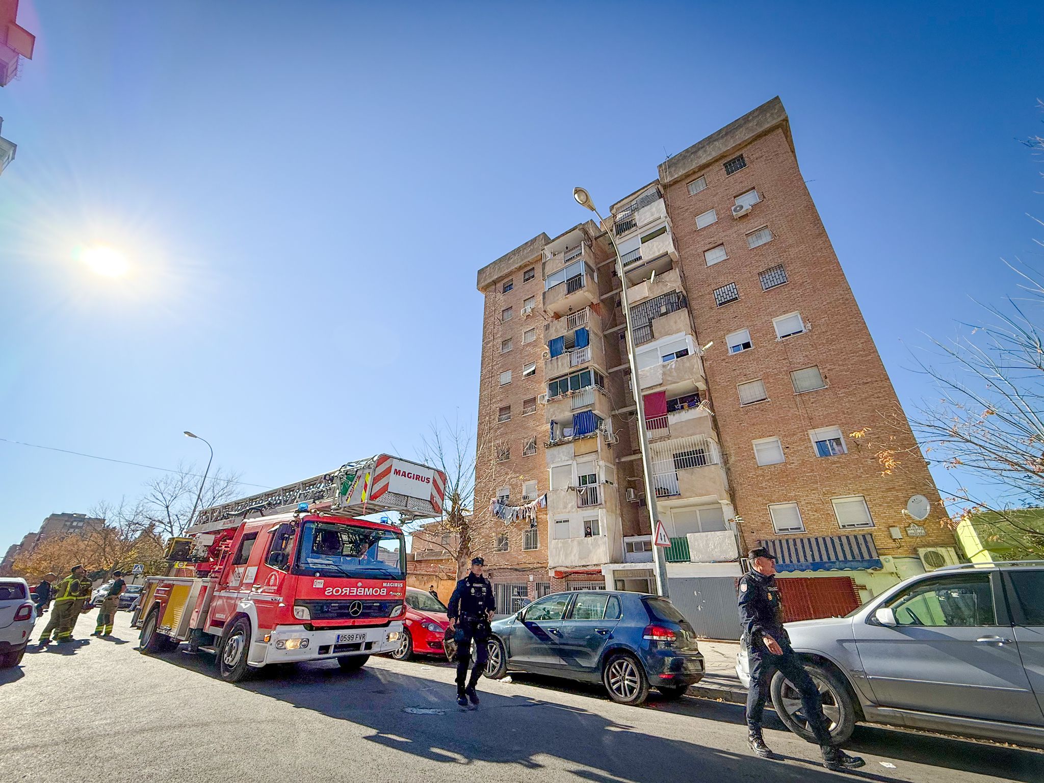 Las imágenes tras el incendio de Granada en el que ha muerto un bebé