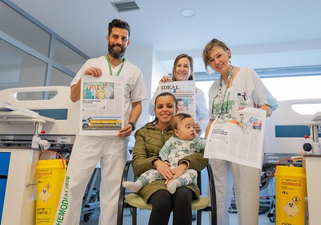 Eduardo, Ana y Lourdes, con Elvis y Joseline.