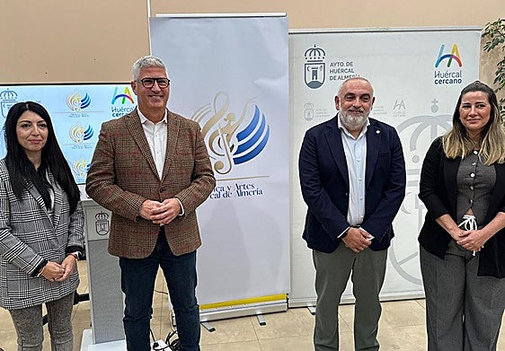 Momento de la presentación de la Escuela de Música y Artes de Huércal de Almería.