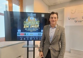 El alcalde de Jaén, Agustín González, presenta las campanadas.