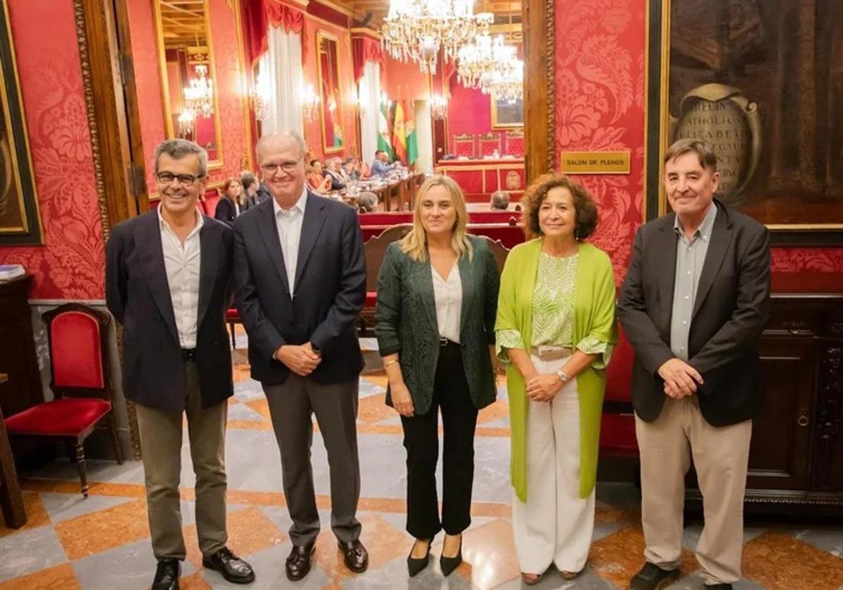 Los embajadores de Granada 2031 en el lanzamiento de la candidatura.