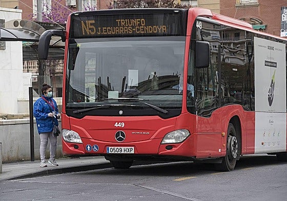 Autobús urbano en Granada